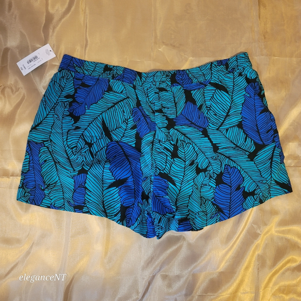 Ana Green, Blue and Black Leaf Print Shorts Sz: XL NWT - Picture 6 of 11